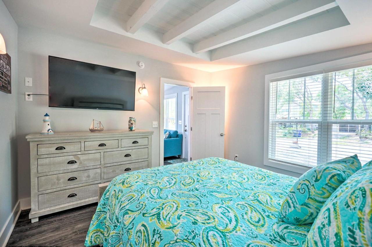 Modern Oak Island Escape 1 Mile To Long Beach! Exterior photo