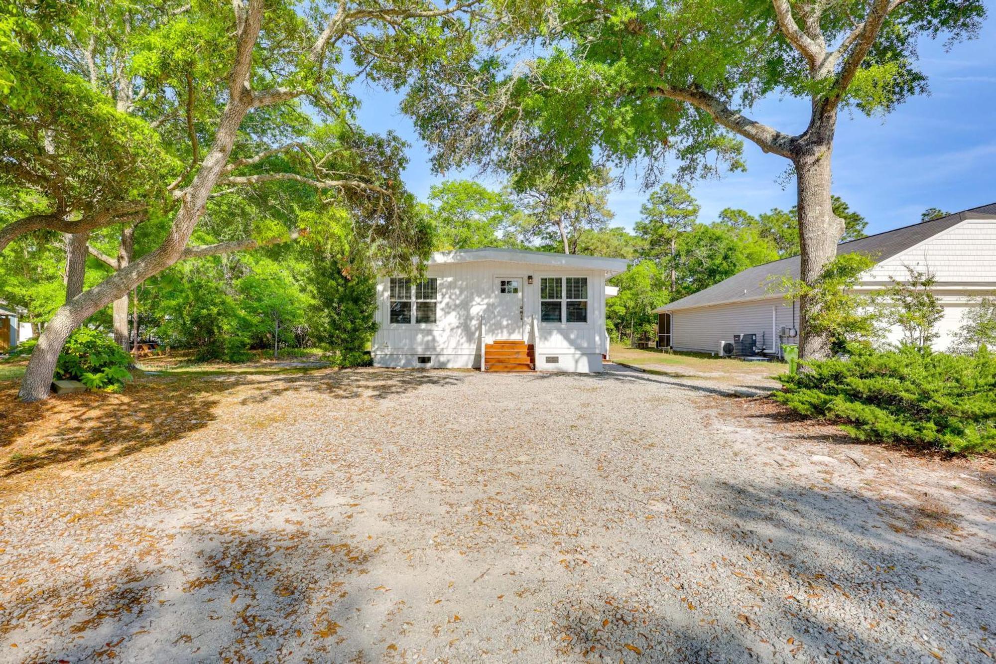 Modern Oak Island Escape 1 Mile To Long Beach! Exterior photo